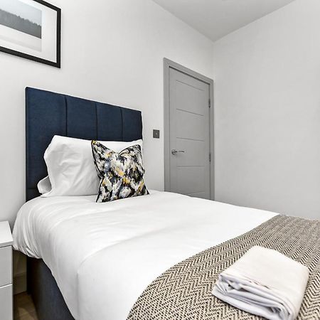 Amazing 2 Bedroom Apartment In Greater London Exterior photo