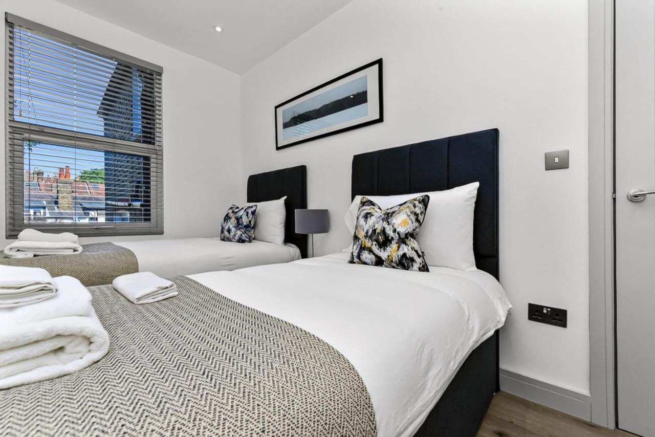 Amazing 2 Bedroom Apartment In Greater London Exterior photo