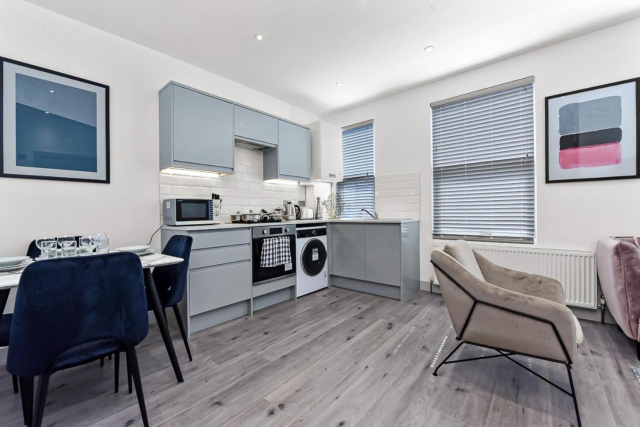 Amazing 2 Bedroom Apartment In Greater London Exterior photo