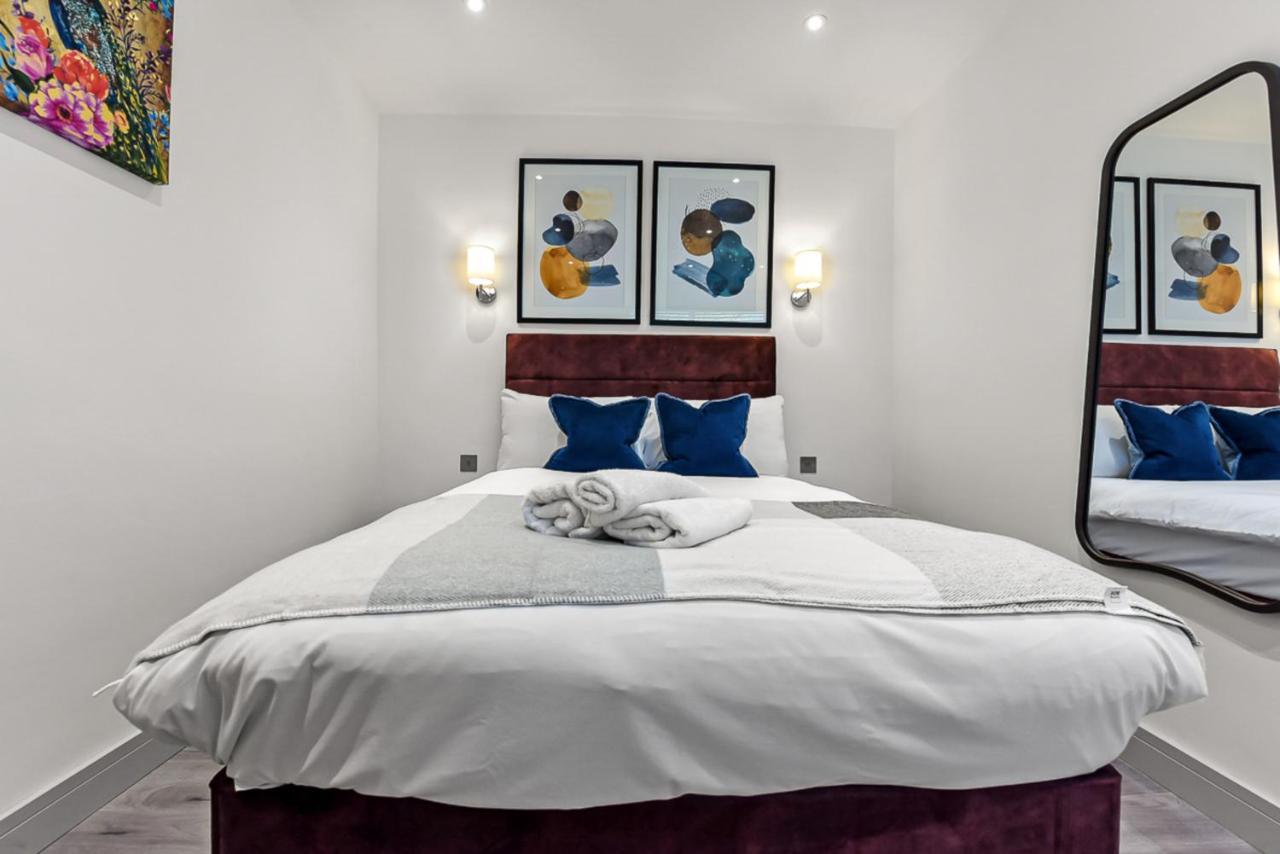 Amazing 2 Bedroom Apartment In Greater London Exterior photo